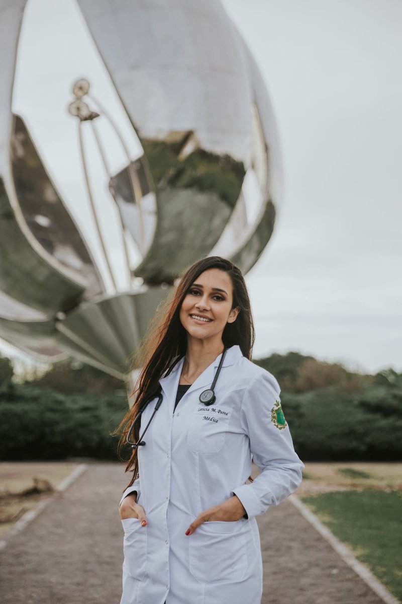 Foto da Dra. Letícia Paiva