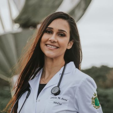 Foto da Dra. Letícia Paiva